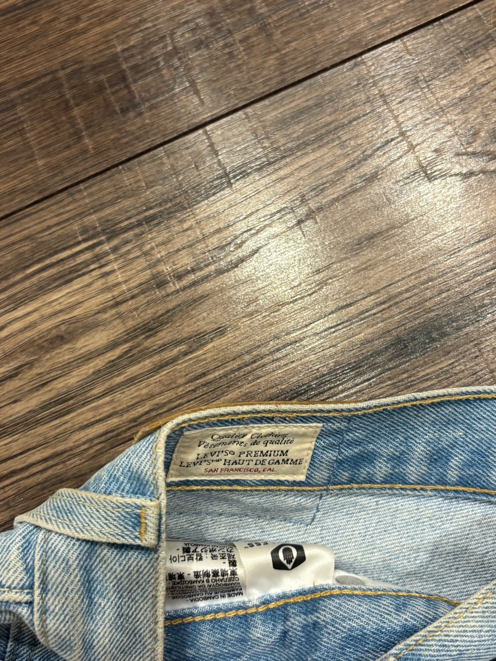 Levi’s Light Wash Denim Cutoff Shorts - Women - Picture 2 of 3